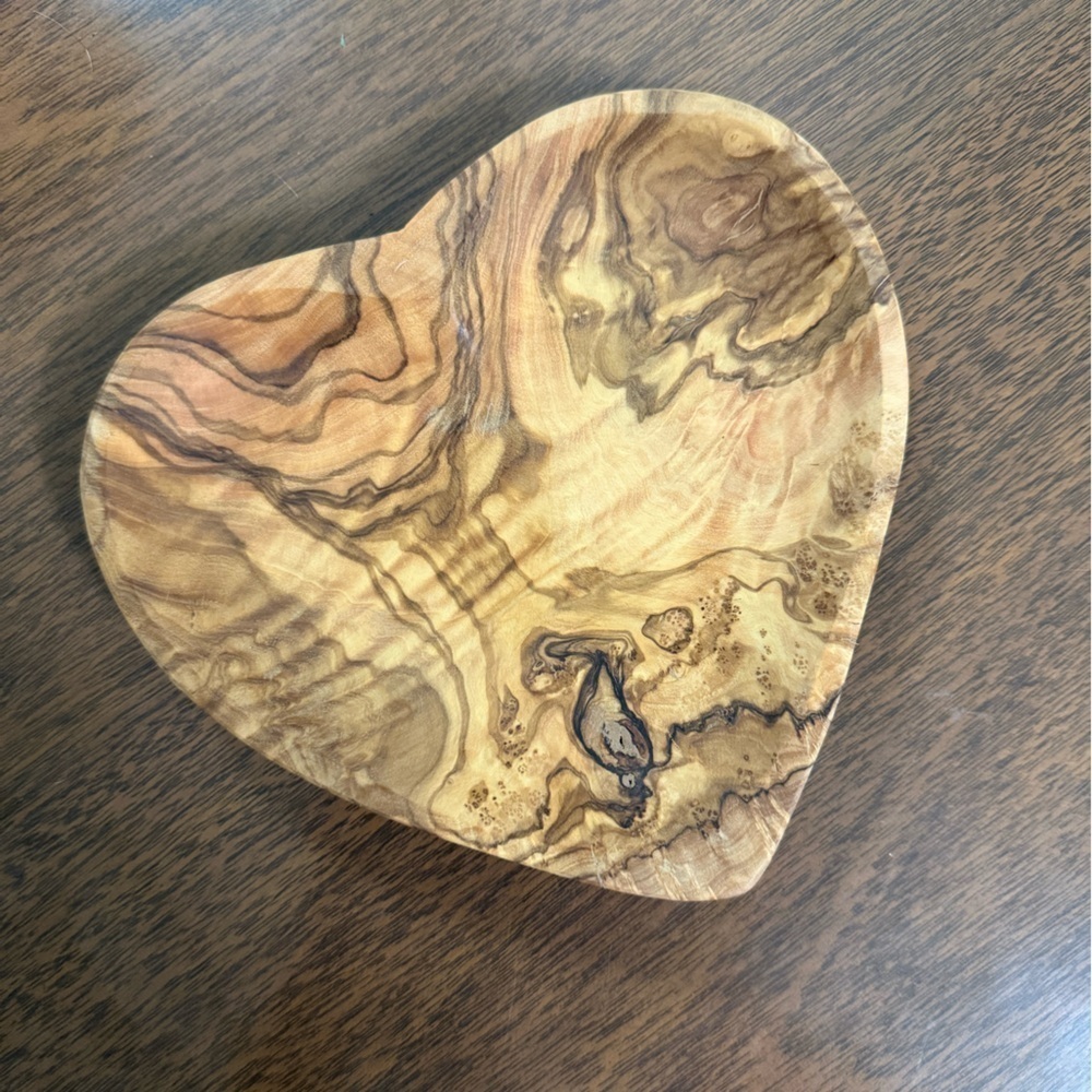 NWOT 100% Handmade Olive Wood Heart Shaped Jewelry Accessory Holder Decor